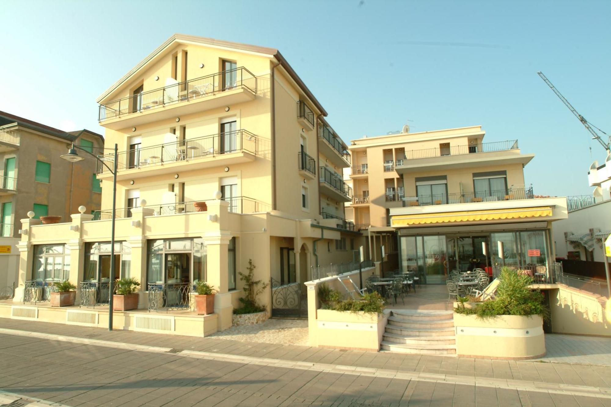 Hotel Bridge Беллария-Иджеа-Марина Экстерьер фото
